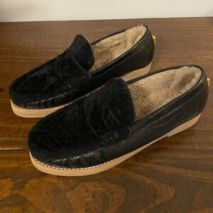 NWOT Stuart Weitzman Bromley shearling Loafer Black Women’s size 6